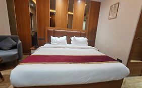 Hotel Elara